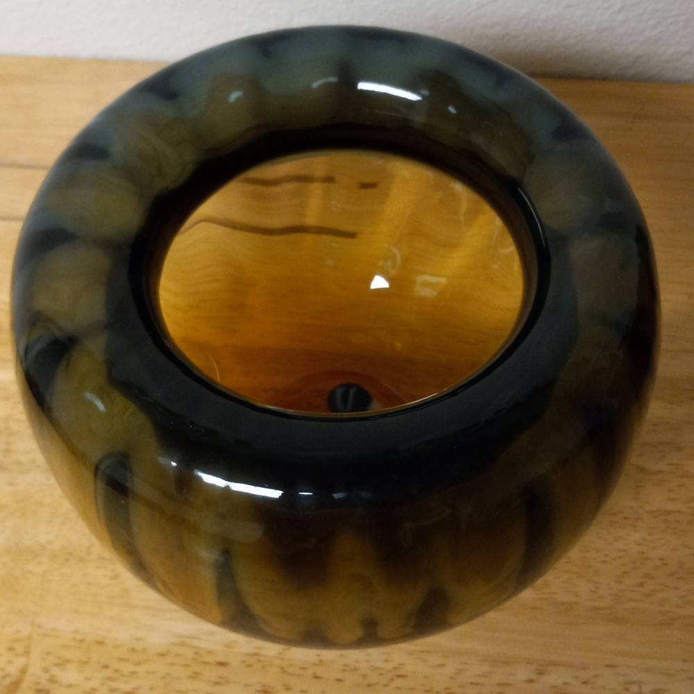 Lrg Ombre Olive Green to Gold Scandinavian Glass Bowl. - Picture 5 of 5
